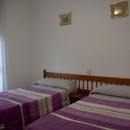 Готель Hostal Oviedo Леон Екстер'єр фото