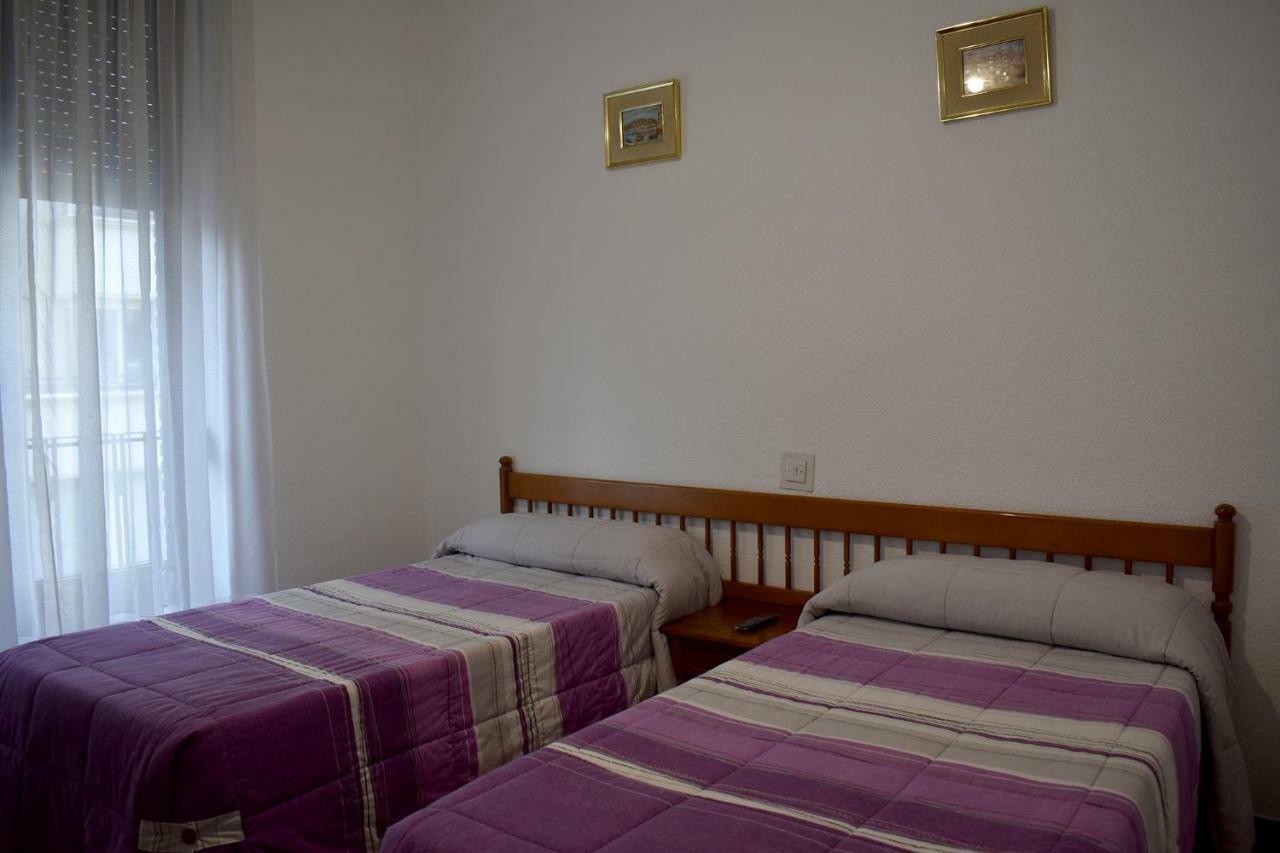 Готель Hostal Oviedo Леон Екстер'єр фото