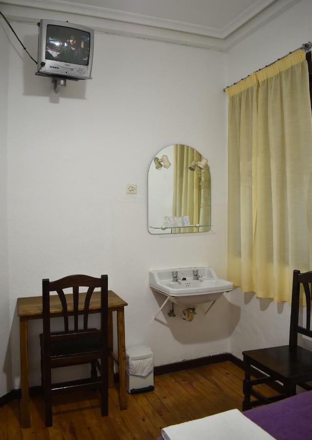 Готель Hostal Oviedo Леон Екстер'єр фото