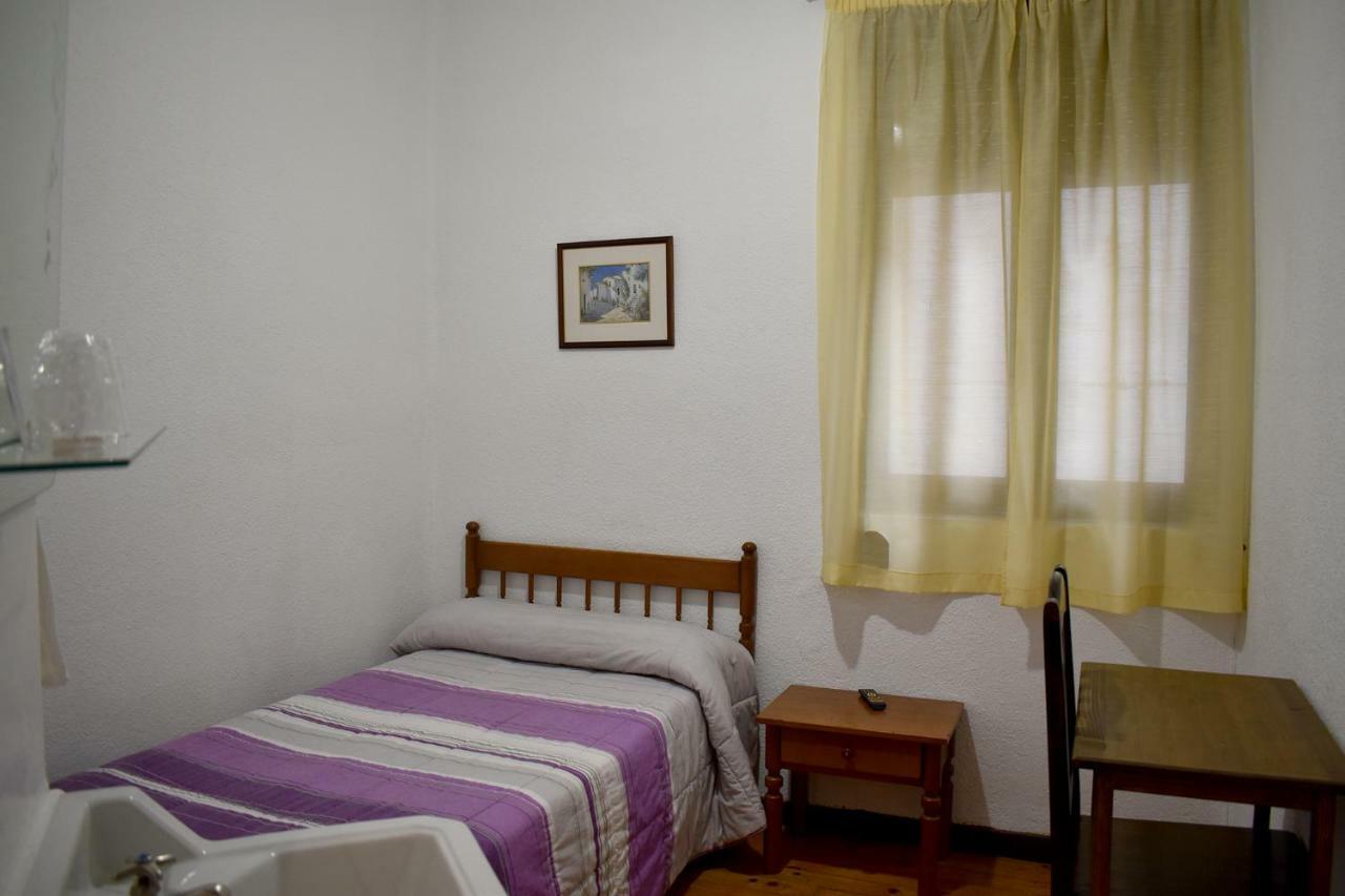 Готель Hostal Oviedo Леон Екстер'єр фото
