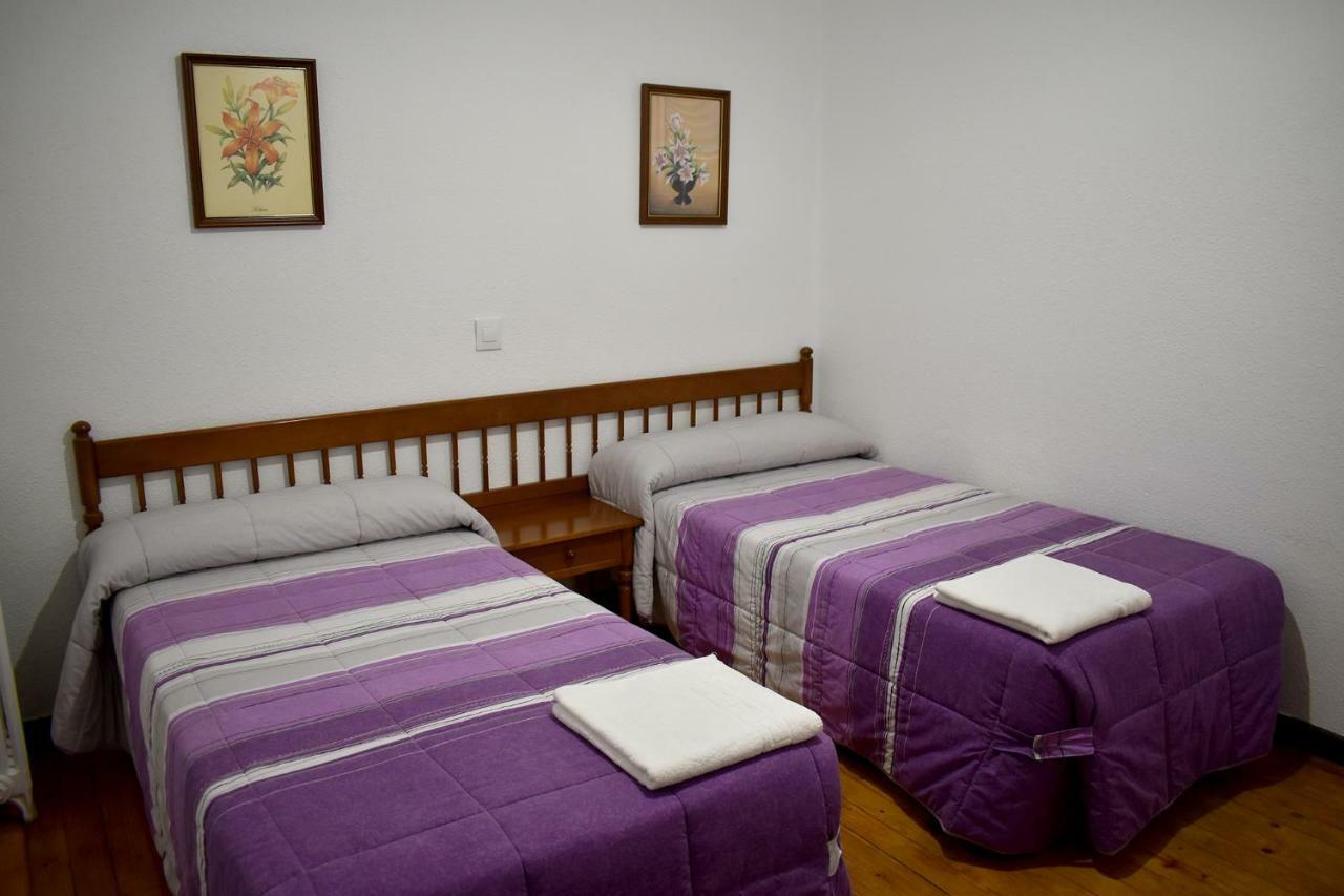 Готель Hostal Oviedo Леон Екстер'єр фото