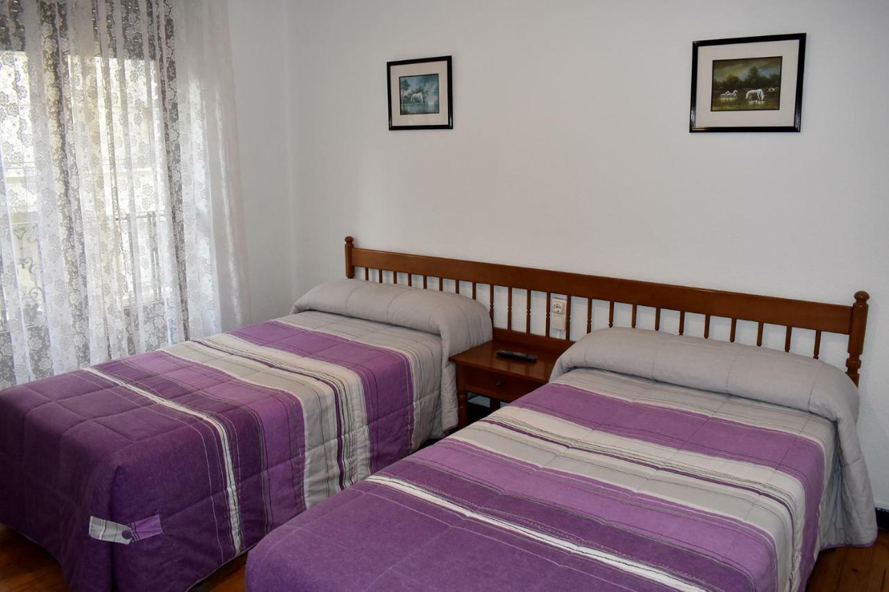Готель Hostal Oviedo Леон Екстер'єр фото
