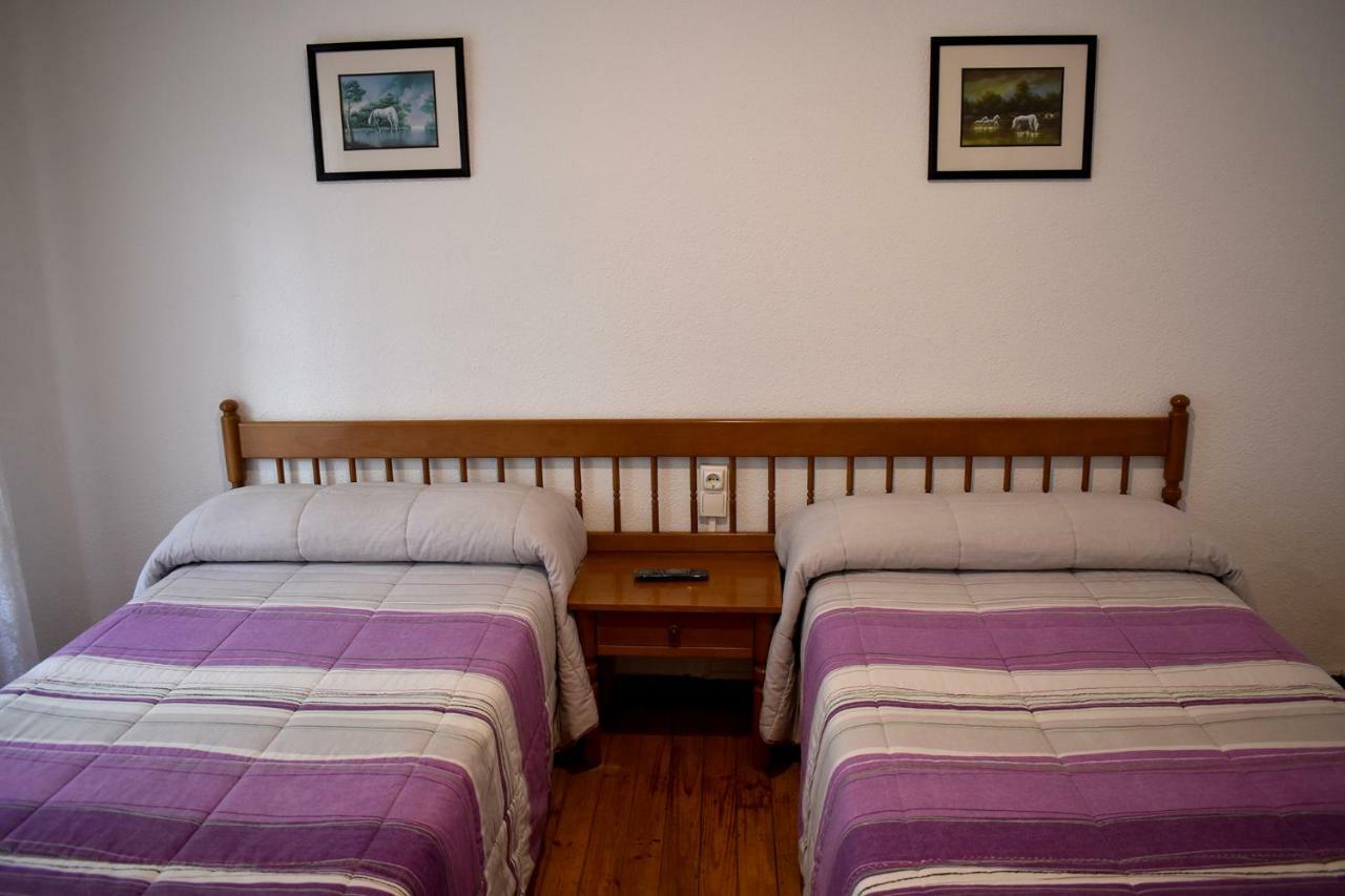 Готель Hostal Oviedo Леон Екстер'єр фото