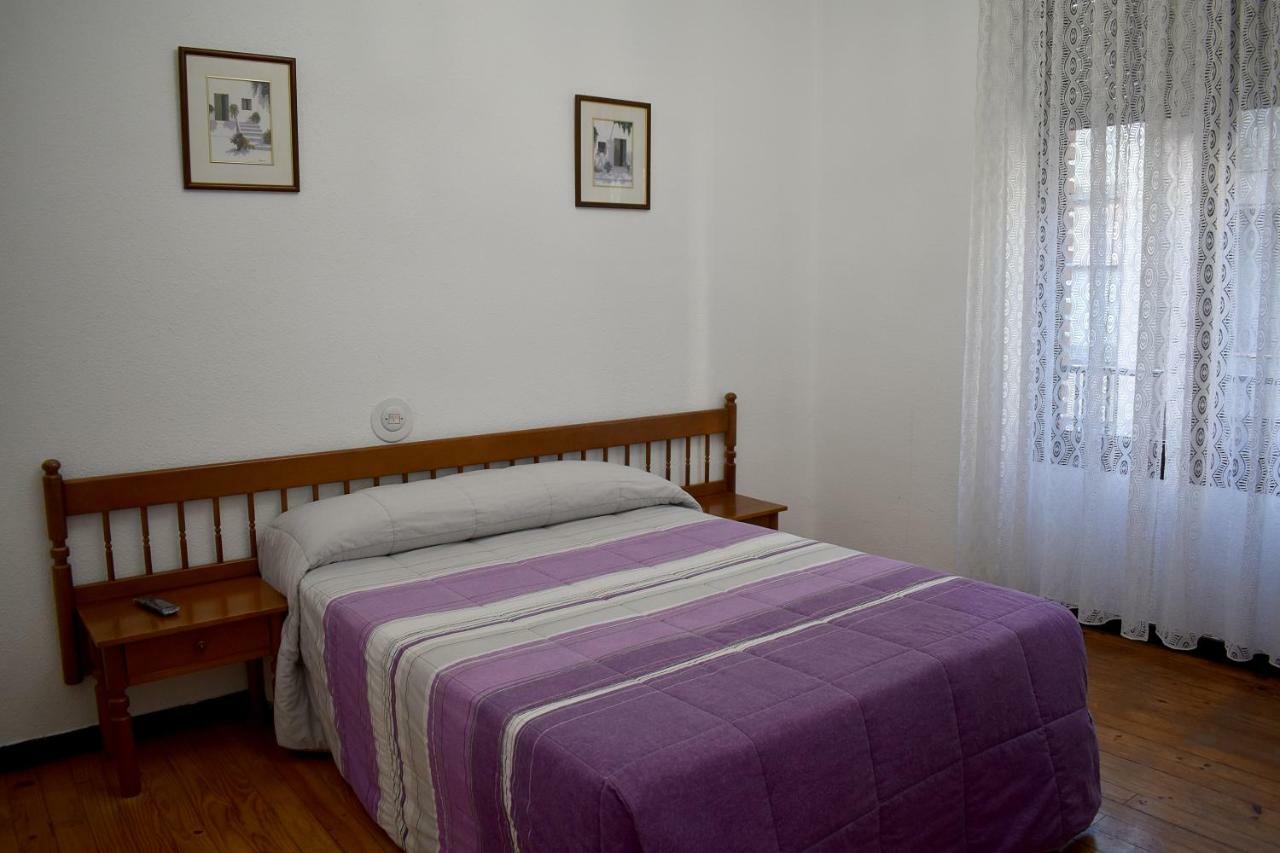 Готель Hostal Oviedo Леон Екстер'єр фото