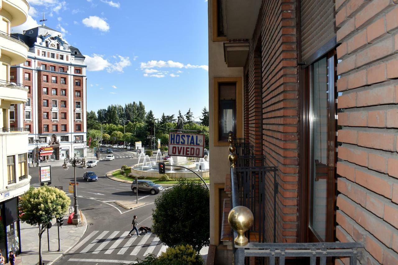 Готель Hostal Oviedo Леон Екстер'єр фото