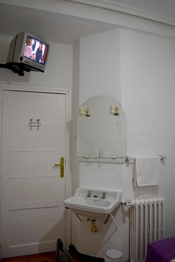 Готель Hostal Oviedo Леон Екстер'єр фото